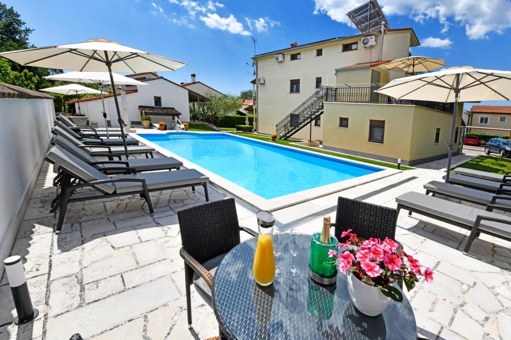 Apartments Pilic Rosini Экстерьер фото